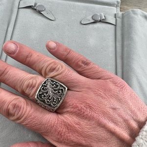 Lois Hill scroll ring